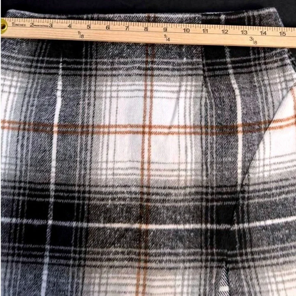 Windsor ~ Plaid‎ Mini Skirt ~ Size M ~ Black/White/Brown Plaid ~ High Waist/Slit